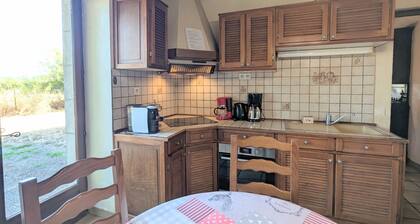 **Charming Countryside House with Garden & Near River, Sleeps 10**