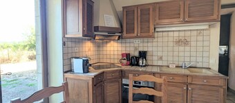 **Charming Countryside House with Garden & Near River, Sleeps 10**