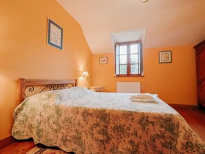 4 bedrooms, free WiFi, bed sheets