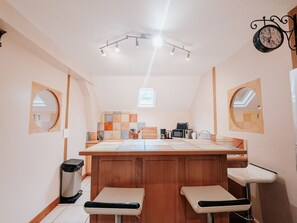 冰箱、微波炉、烤箱、洗碗机