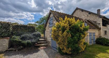 **Renovated Farmhouse in Berry: Near Forests, Castles, and Zoos**