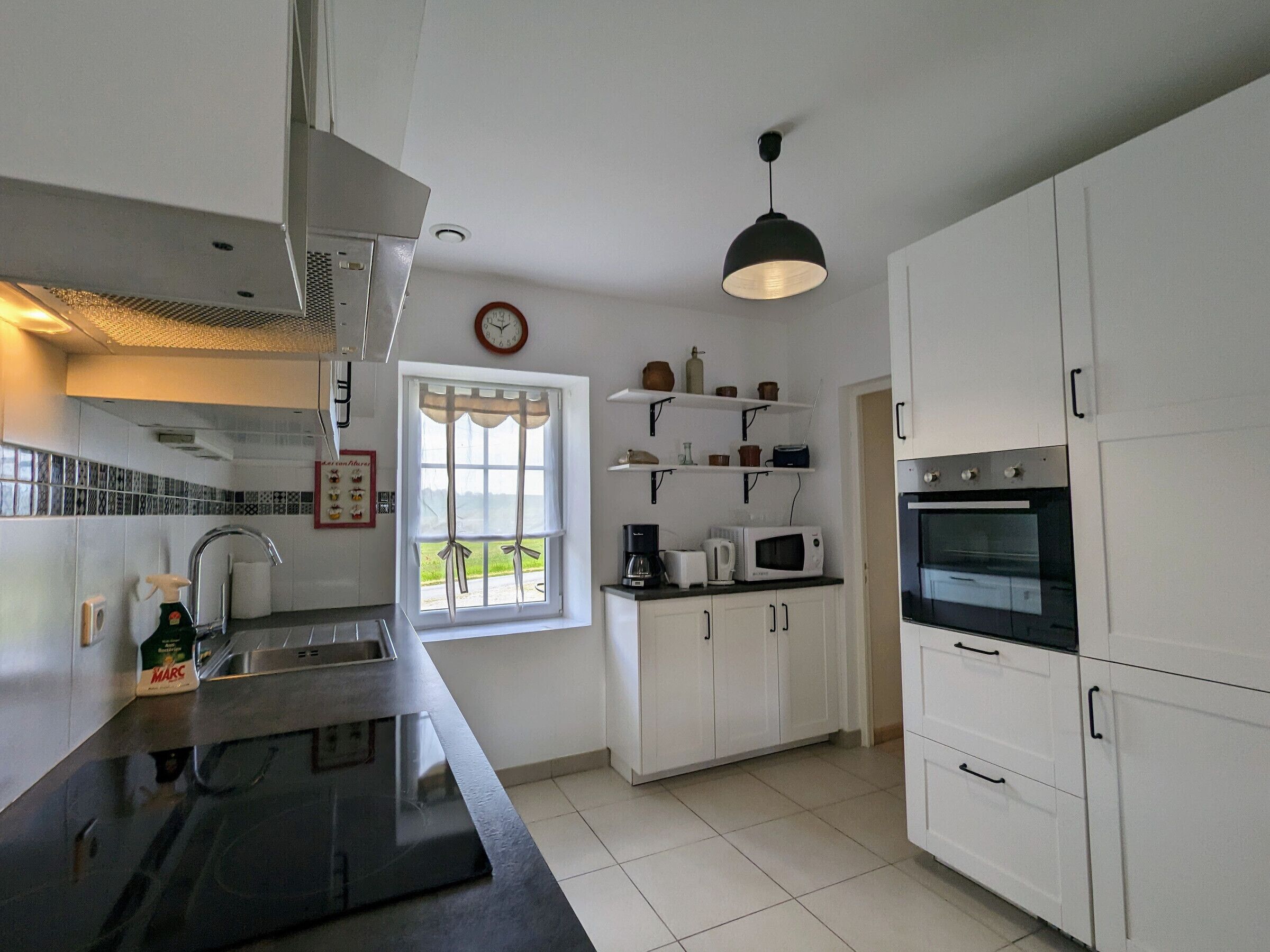 Kjøleskap, mikrobølgeovn og oppvaskmaskin