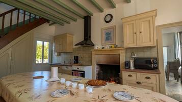 Réfrigérateur, micro-ondes, lave-vaisselle