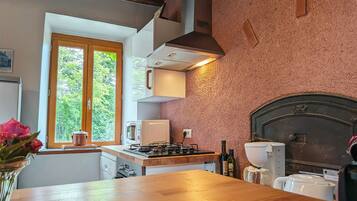 Fridge, microwave, dishwasher