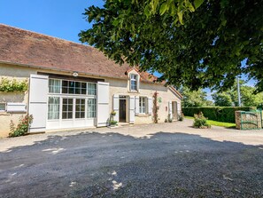 Exterior - Charming Farmhouse in Berry: Garden, Bikes, Hiking & Historical Sights (Tranzault)