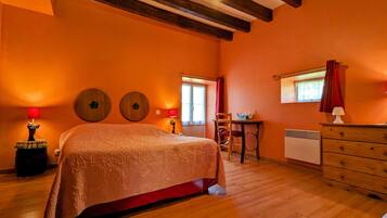 4 bedrooms, free WiFi, bed sheets