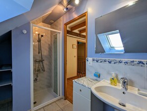 Towels - Charming Farmhouse in Berry: Garden, Bikes, Hiking & Historical Sights (Tranzault)