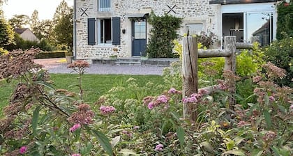 Charming 1864 Stone House with Garden, Near George Sand's Estate, 10 min from La Châtre