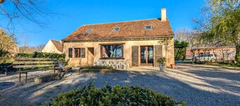 Charming Farmhouse with Pool, Sports Facilities & Scenic Views in Mouhers, France