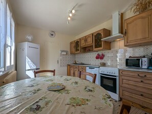 Fridge, microwave, dishwasher