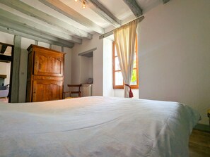 2 chambres, accès au Wi-Fi (inclus), literie fournie