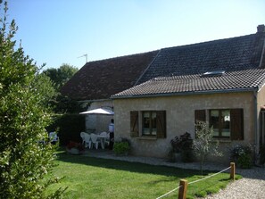 Property grounds - Charming House with Garden, Near Eguzon Lake and Scenic Villages, Free Bikes Included (Communauté de communes Brenne - Val de C)