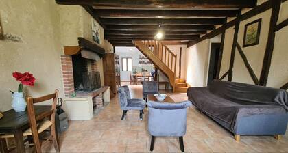 Charming House with Garden, Near Eguzon Lake and Scenic Villages, Free Bikes Included