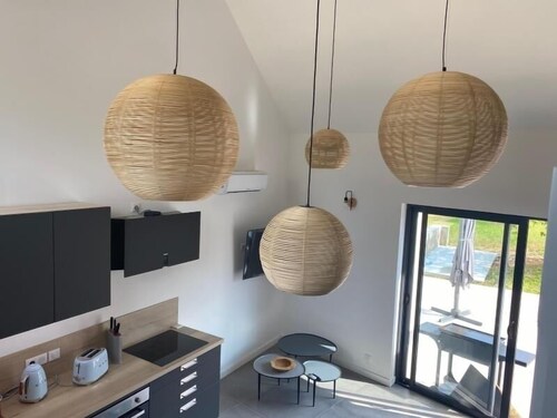 Renovated House with Garden, Near River and Nature Park, 10 Min from Châteauroux