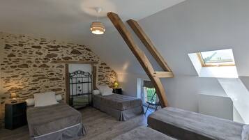 4 bedrooms, travel cot, free WiFi