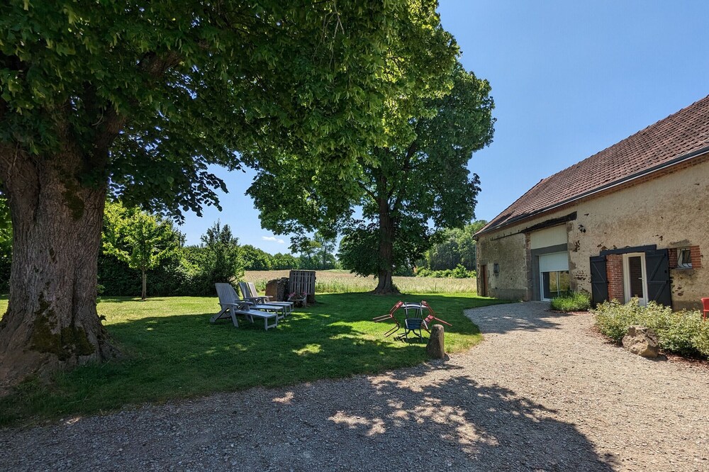 Gite Pouligny-Notre-Dame, 4 bedrooms, 12 persons