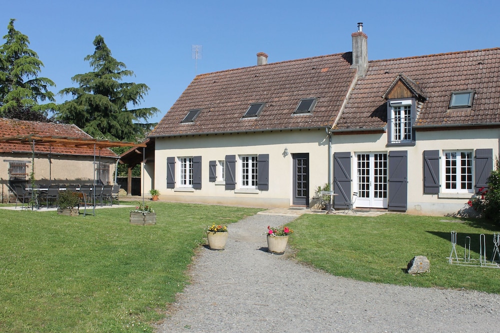 Gite Sarzay, 4 bedrooms, 12 persons