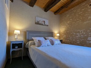 2 bedrooms
