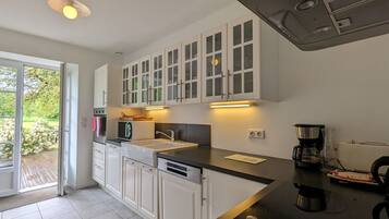 Fridge, microwave, dishwasher