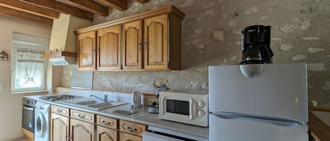 Frigorifero, microonde, forno, lavastoviglie