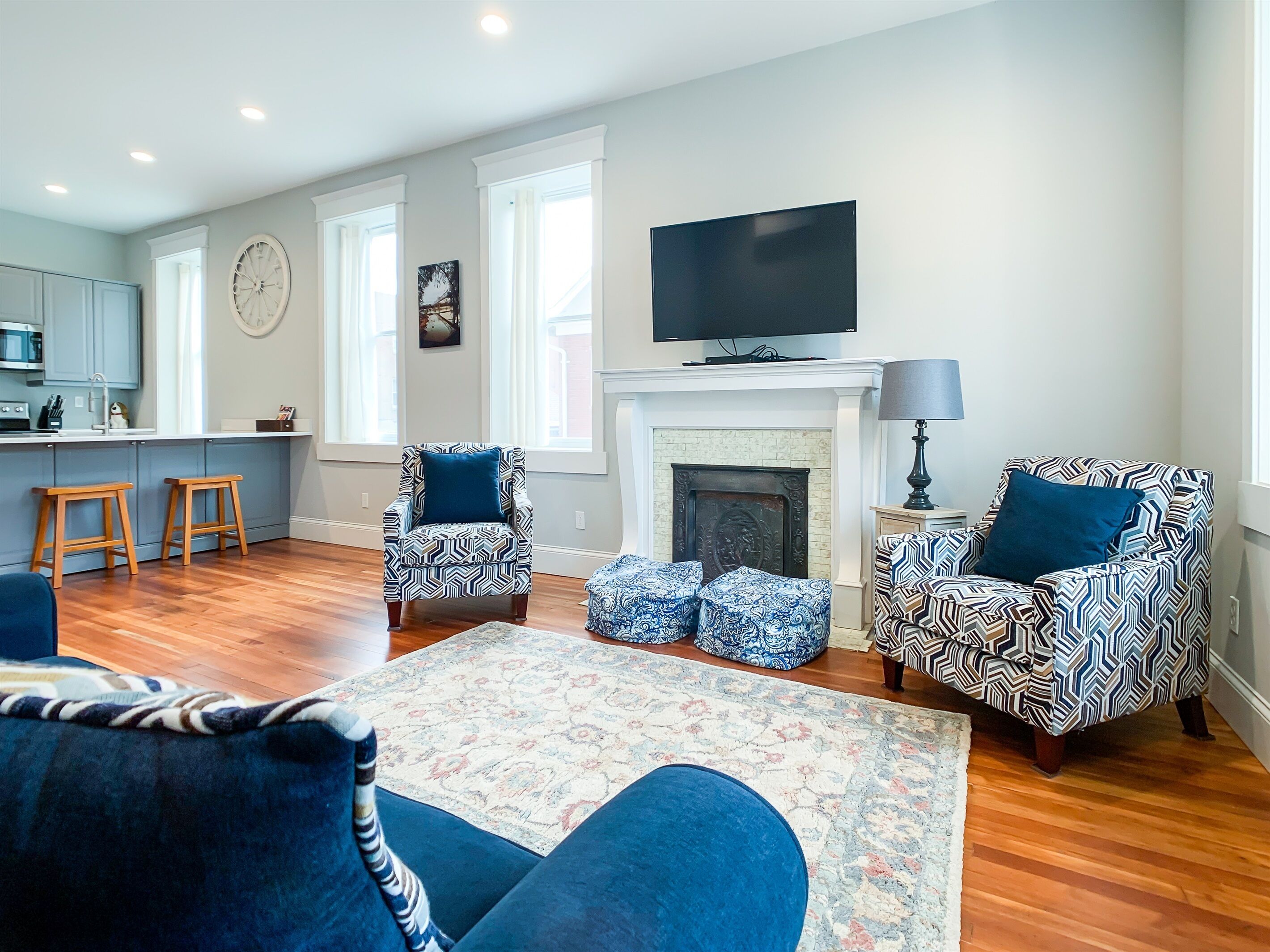 Cedar Haus - Downtown WashMo, Dog-Friendly, Wineries, Fenced Yard