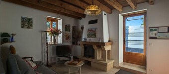 Charming Stone House with Terrace, Children's Amenities, and Nearby Nautical Activities