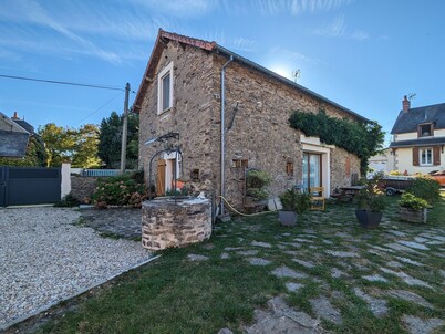 Charming Stone House with Terrace, Children's Amenities, and Nearby Nautical Activities