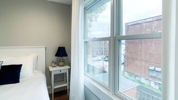 4 多间卧室、熨斗/熨衣板、免费 WiFi、床单