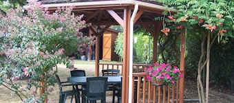 Charmante maison de campagne avec jardin privatif, proche étangs et nature, idéale rando et vélo.
