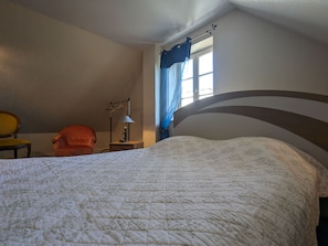2 bedrooms, free WiFi, bed sheets - Charming Renovated House Near River in Brenne Park with Garden, Terrace, and Modern Amenities (Saint-Aigny)