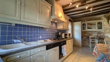 Fridge, microwave, dishwasher