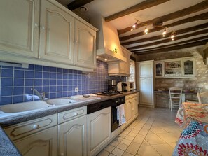 Fridge, microwave, dishwasher - Charming Renovated House Near River in Brenne Park with Garden, Terrace, and Modern Amenities (Saint-Aigny)