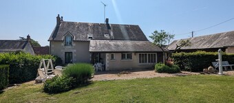Charming Village House with Large Garden, Games Room, and Proximity to Loire Castles and Beauval Zoo