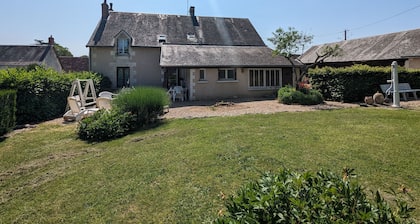 Charming Village House with Large Garden, Games Room, and Proximity to Loire Castles and Beauval Zoo