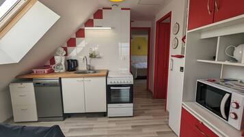 Fridge, microwave, dishwasher