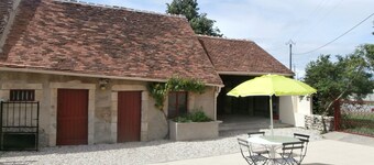 Family-Friendly Cottage in Brenne Park with Bikes, BBQ & Near Lake!