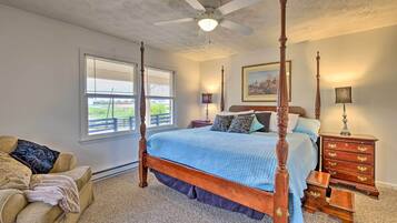 2 bedrooms, iron/ironing board, travel crib, internet