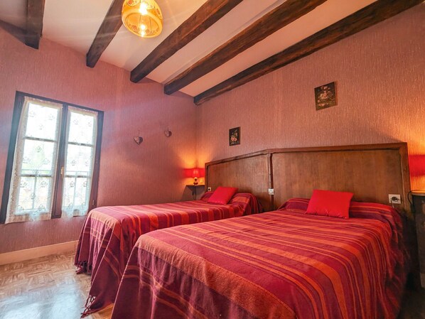 5 bedrooms, free WiFi
