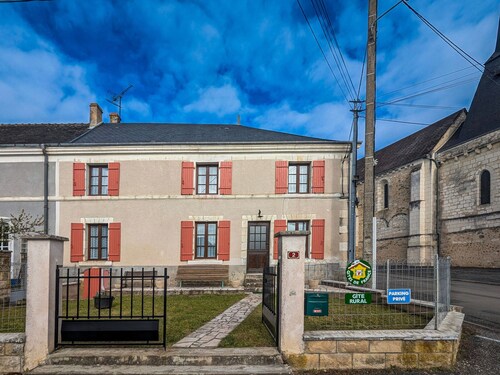Maison rustique avec salle de jeux, jardin, 5 chambres près du Zoo de Beauval
