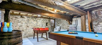 Maison de Bourg Rénovée avec Jardin et Salle de Jeux à Levroux