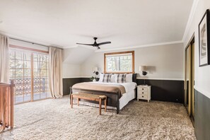 4 habitaciones, tabla de planchar con plancha y cuna de viaje