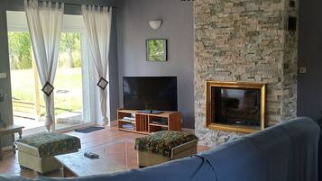 Télévision, cheminée