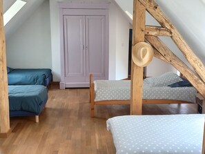 2 bedrooms, free WiFi, bed sheets