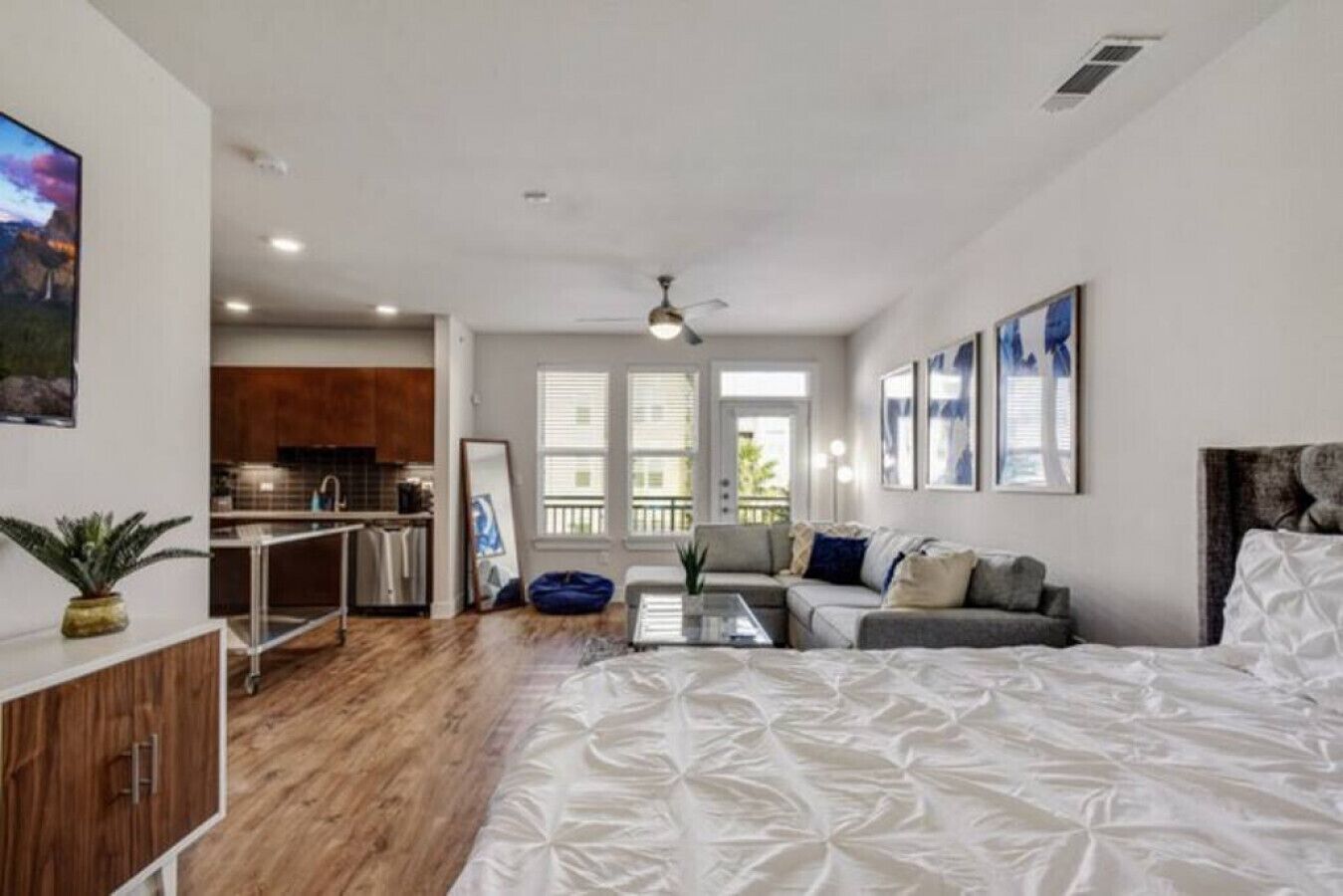 Experience Downtown Studio Near River Walk