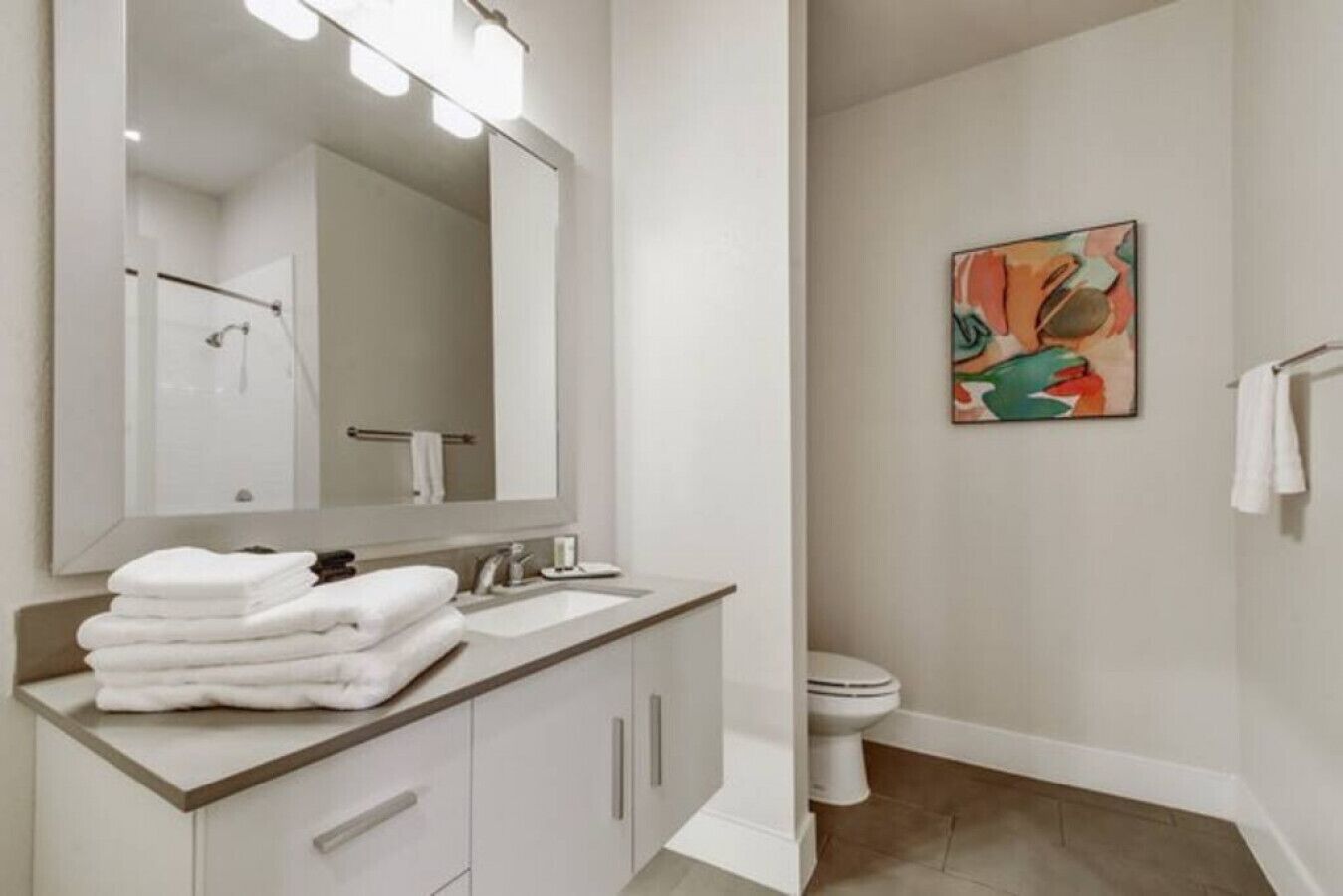 Luxurious Studio|Work from|Wifi|Riverwalk