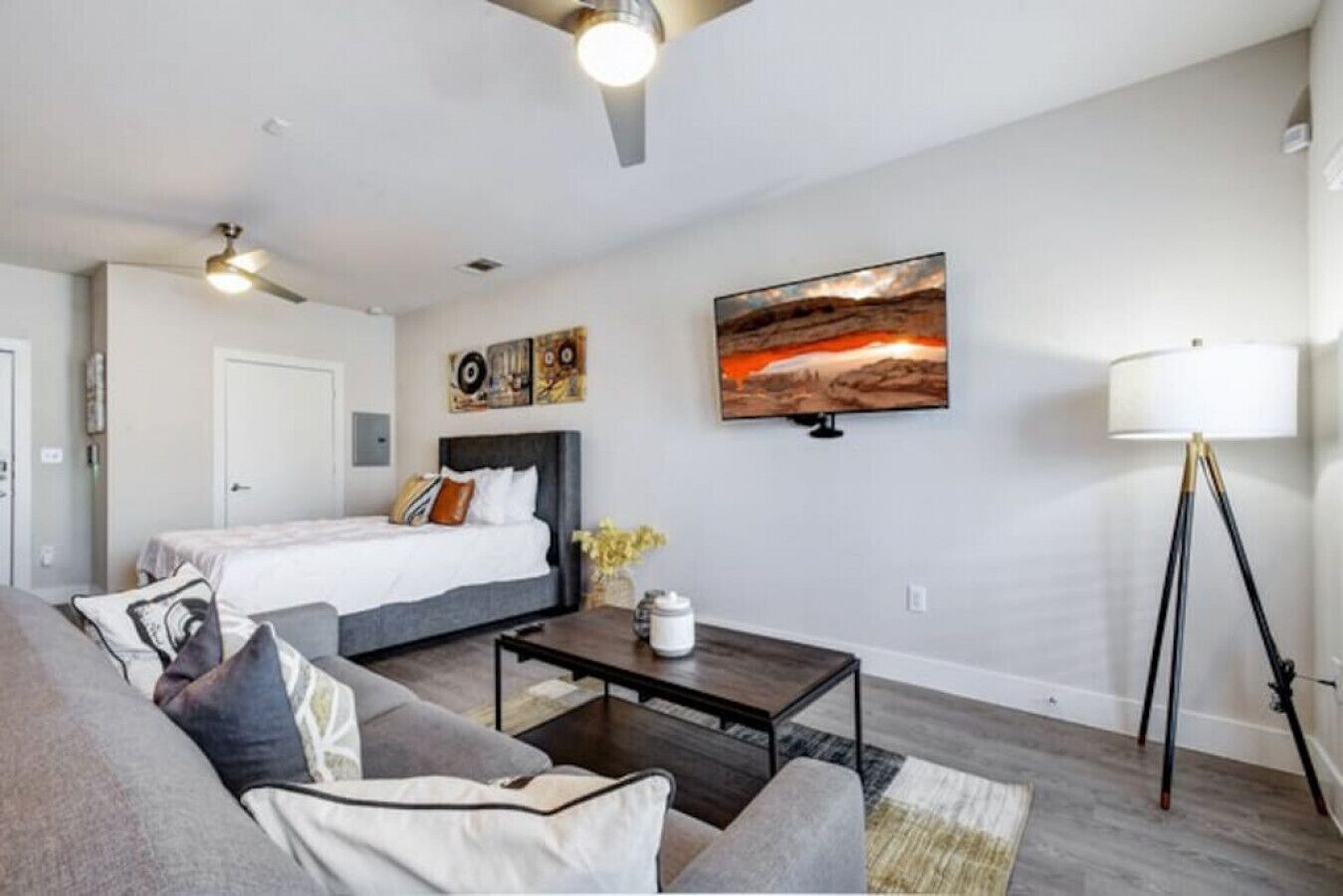 Luxurious Studio|Work from|Wifi|Riverwalk