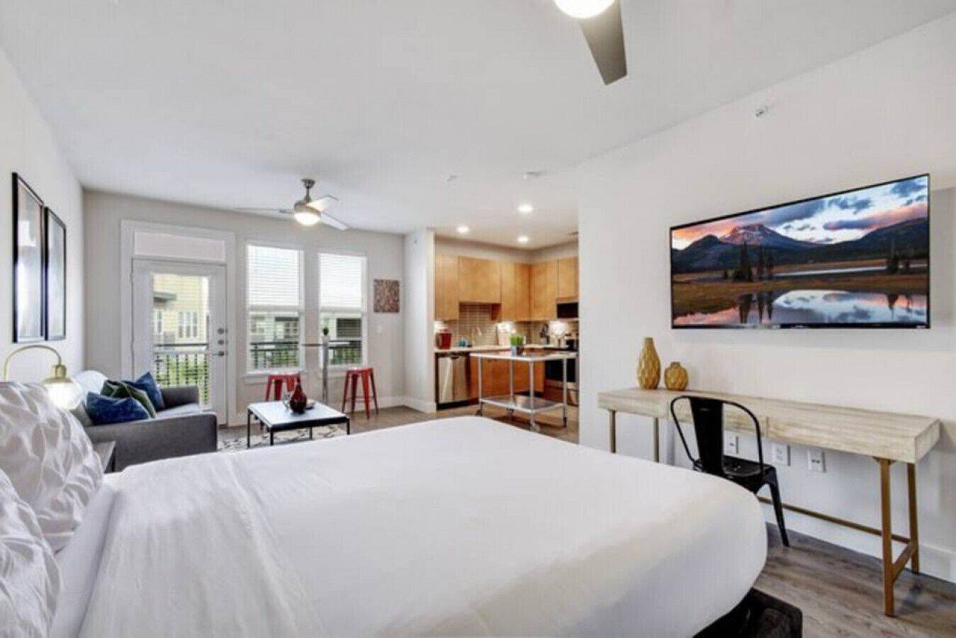 Cozy Studio | Near Downtown | Free Parking