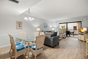 TV - Sandy Shores 107 Side Unit on the Beach (Madeira)