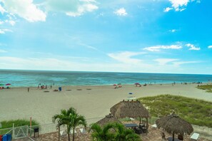 Beach nearby - Sandy Shores 203 2 BR Gulf Front (Madeira Beach)