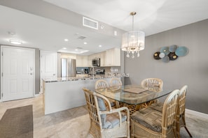Dining - Sandy Shores 506 Premium Gulf View (Madeira Beach)
